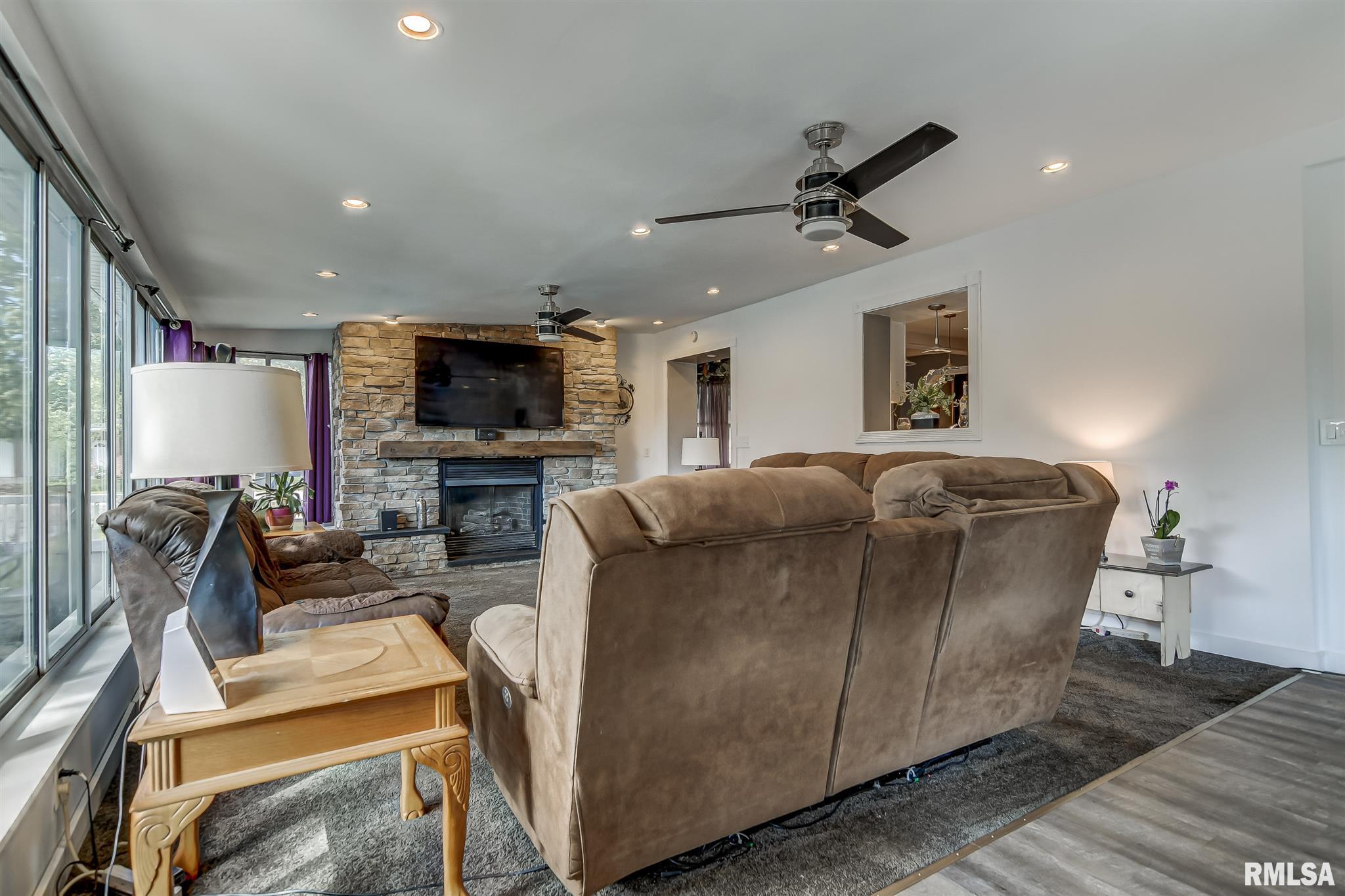403 South Springfield Street Virden, IL 62690 - Photo 5 of 46 Gallery Image 5