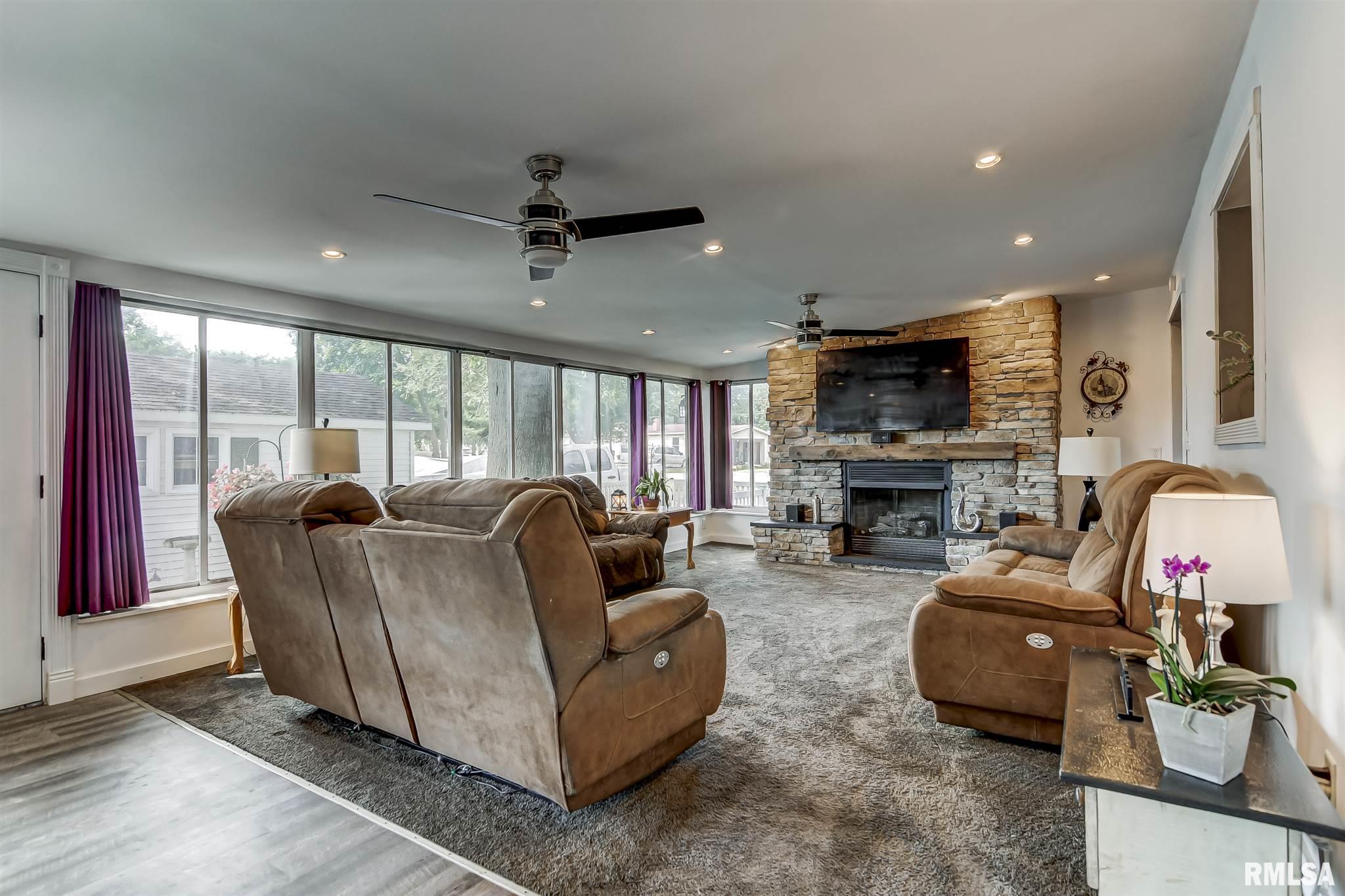 403 South Springfield Street Virden, IL 62690 - Photo 6 of 46 Gallery Image 6