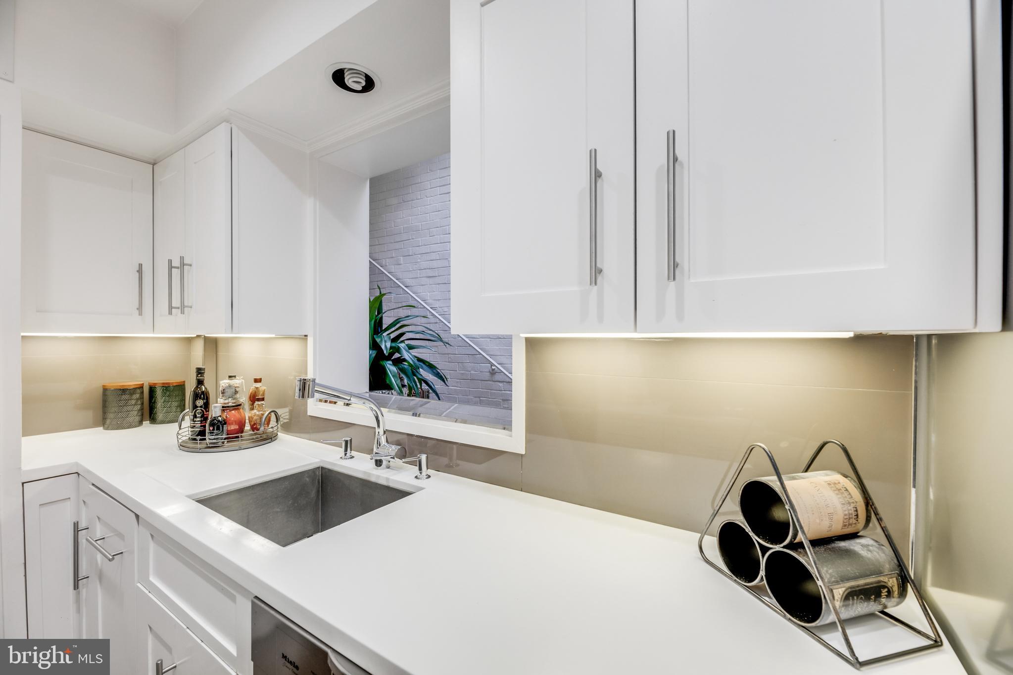 1656 32nd Street Northwest Washington, DC 20007 - Photo 18 of 48