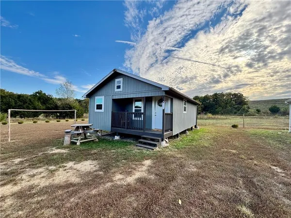 $90,000 | 10 Lucky 1 Circle, Mound City, KS 66056