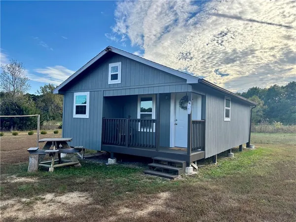 $90,000 | 10 Lucky 1 Circle, Mound City, KS 66056