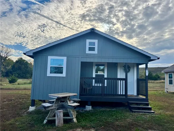 $90,000 | 10 Lucky 1 Circle, Mound City, KS 66056