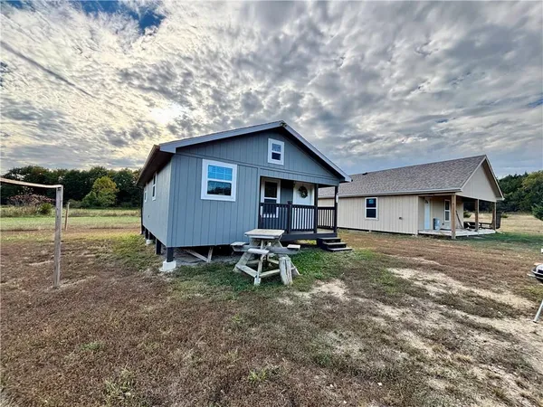 $90,000 | 10 Lucky 1 Circle, Mound City, KS 66056