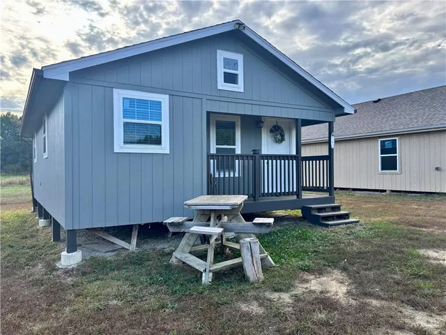 $95,000 | 10 Lucky 1 Circle, Mound City, KS 66056