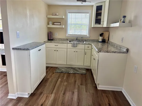 $90,000 | 10 Lucky 1 Circle, Mound City, KS 66056