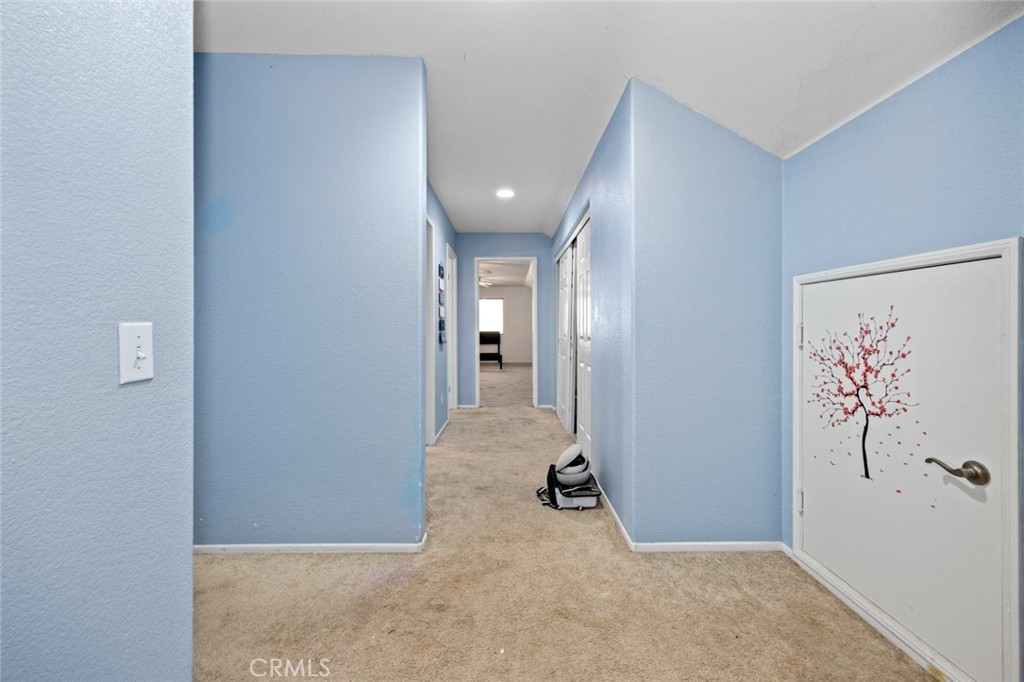 410 Windfields Way Beaumont, CA 92223 - Photo 21 of 41 an entryway of a room