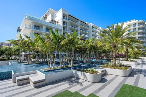 $3,249,000 | 200 Southeast Mizner Boulevard, Unit 307, Boca Raton, FL 33432