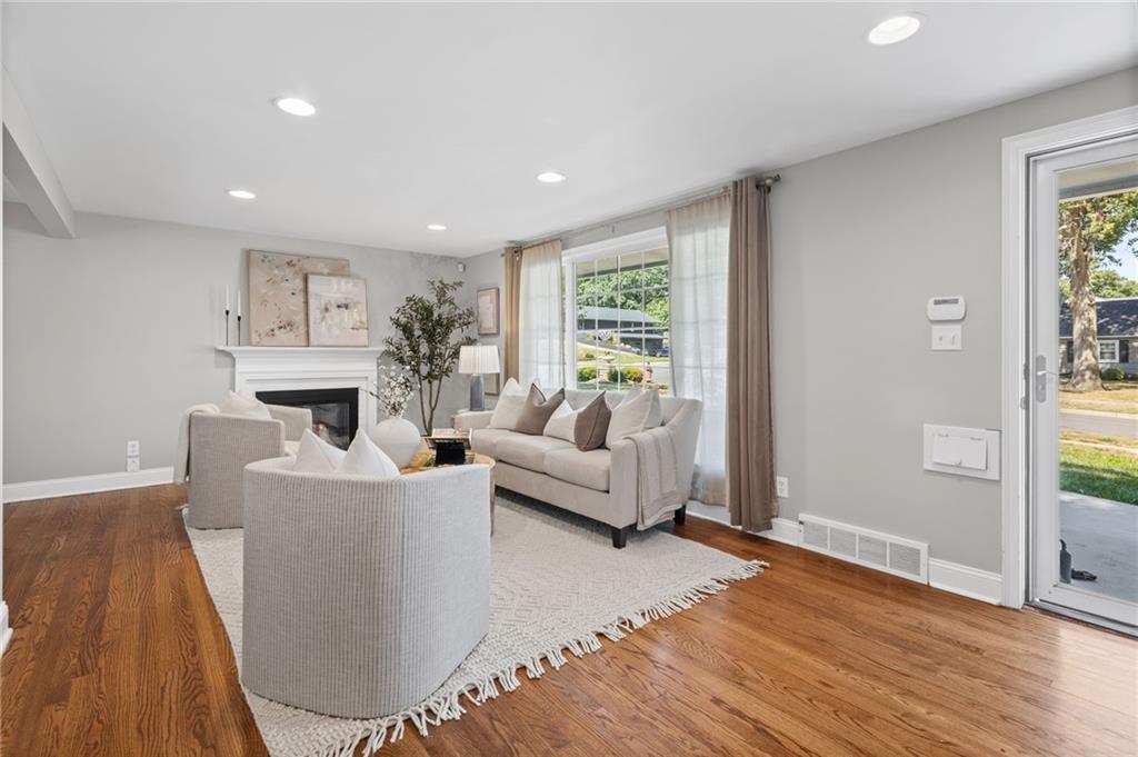 1241 Arno Road Kansas City, MO 64113 - Photo 4 of 43 Gallery Image 4