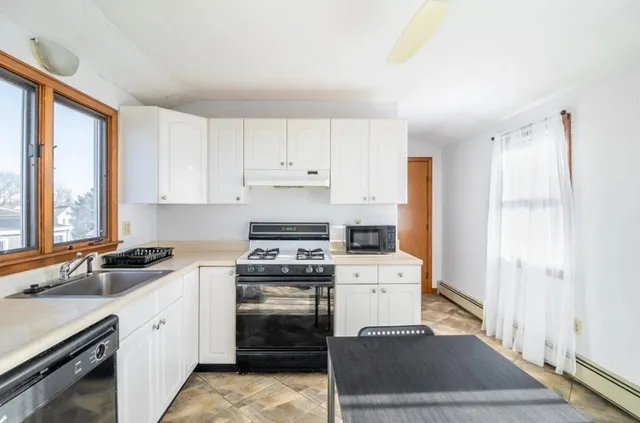 $3,200 | 88 Glen Street, Unit 3, Somerville, MA 02145