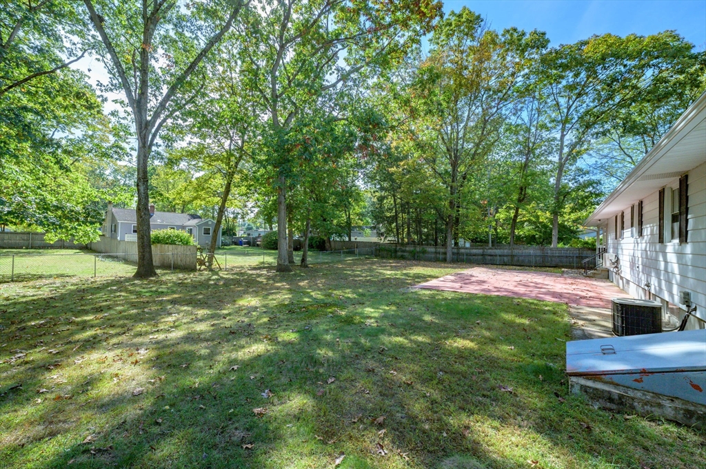 557 Maple Road, Unit 1 Longmeadow, MA 01106 - Photo 9 of 42