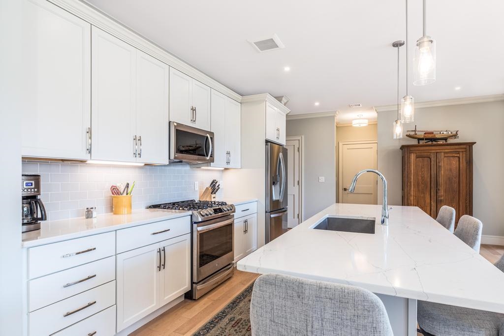 24 Willey Creek Road, Unit 402 Exeter, NH 03833 - Photo 6 of 56 Gallery Image 6