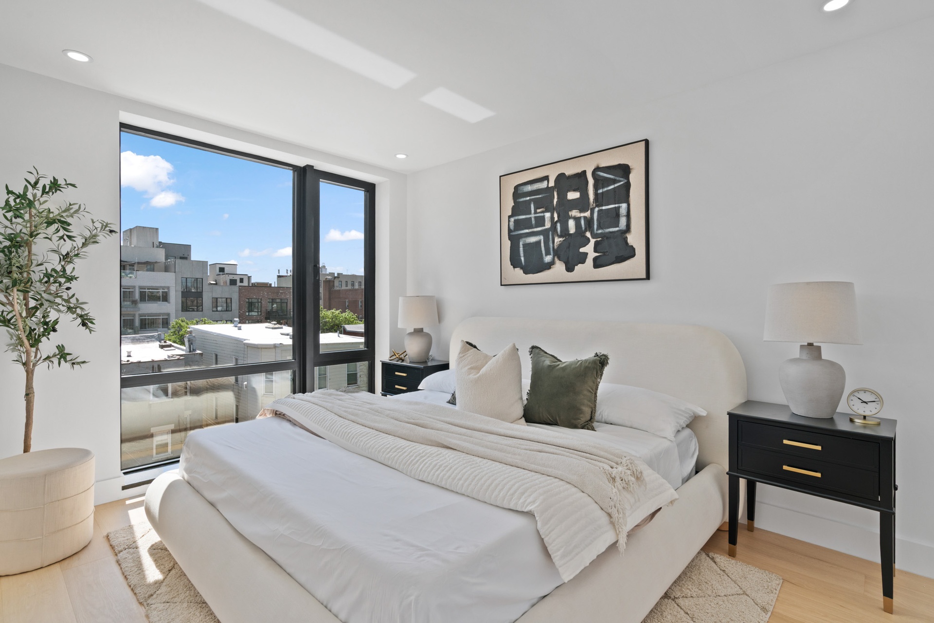 27-23 Crescent Street, Unit 3D Queens, NY 11102 - Photo 4 of 10