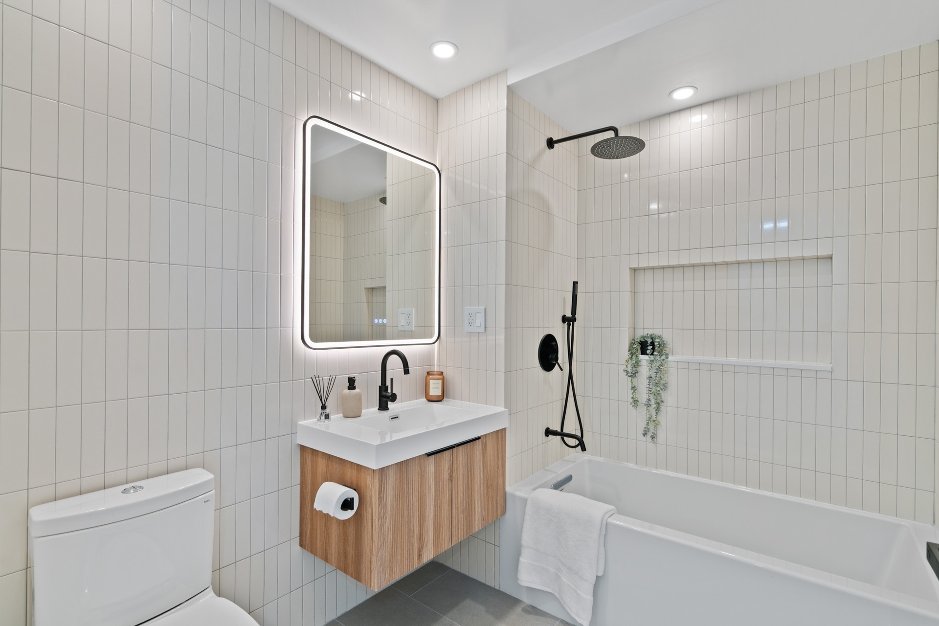 27-23 Crescent Street, Unit 3D Queens, NY 11102 - Photo 5 of 10