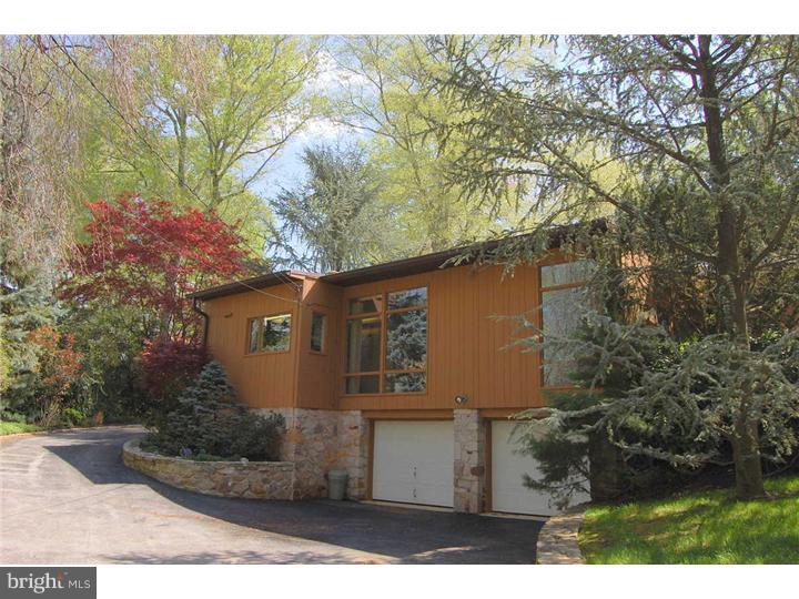628 Sussex Road Wynnewood, PA 19096 - Photo 14 of 14 Garage