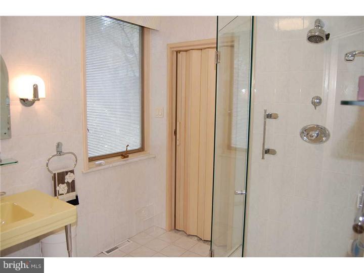 628 Sussex Road Wynnewood, PA 19096 - Photo 10 of 14 Bathroom