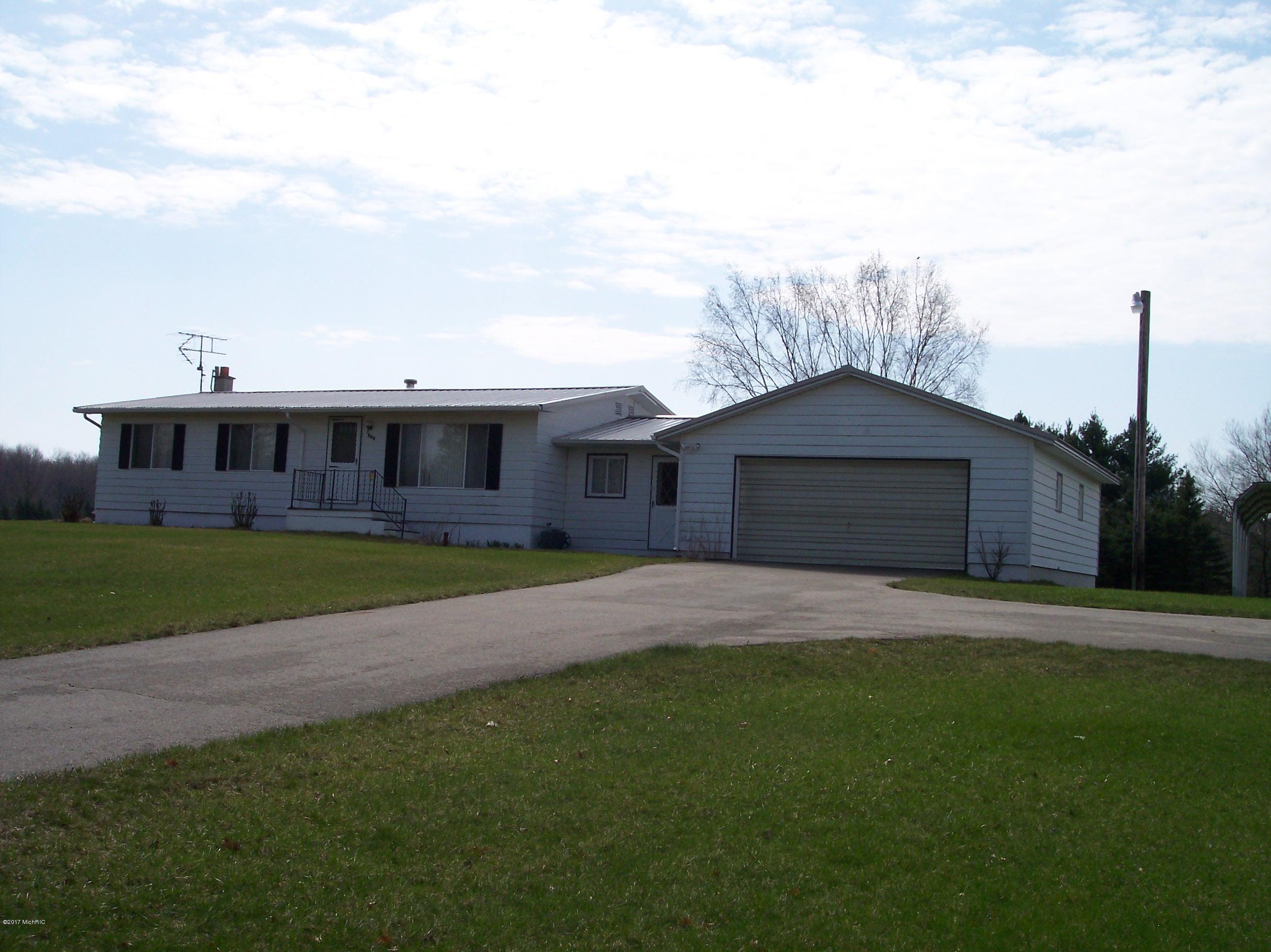 357 20 Mile Road Barryton, MI 49305 - Photo 3 of 20 100_4324