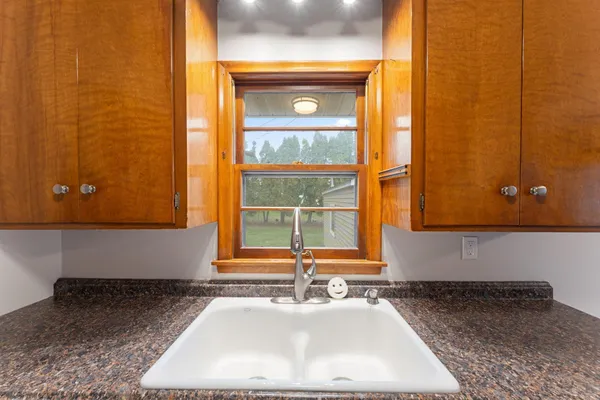 $320,000 | 811 Pandora Drive Northeast, Fridley, MN 55432