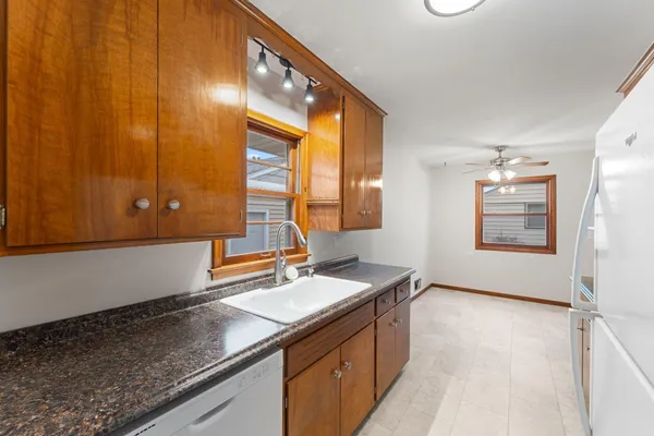 $320,000 | 811 Pandora Drive Northeast, Fridley, MN 55432