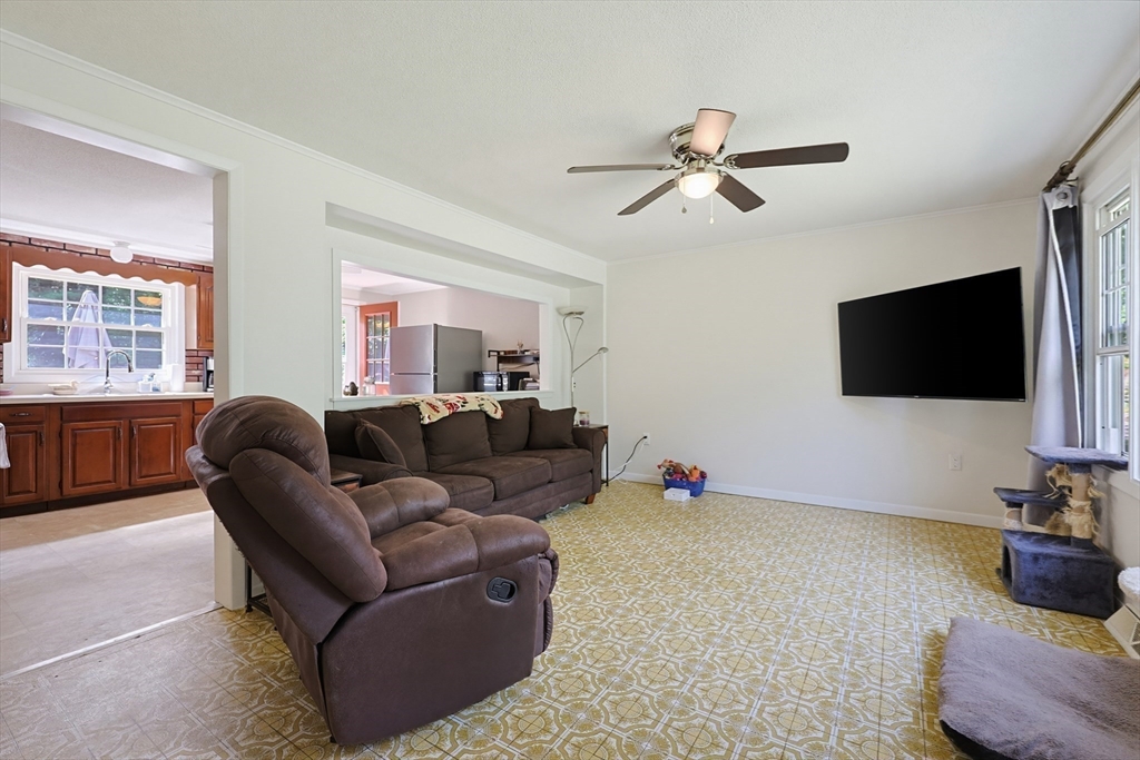 6 Woodland Road Wales, MA 01081 - Photo 7 of 19