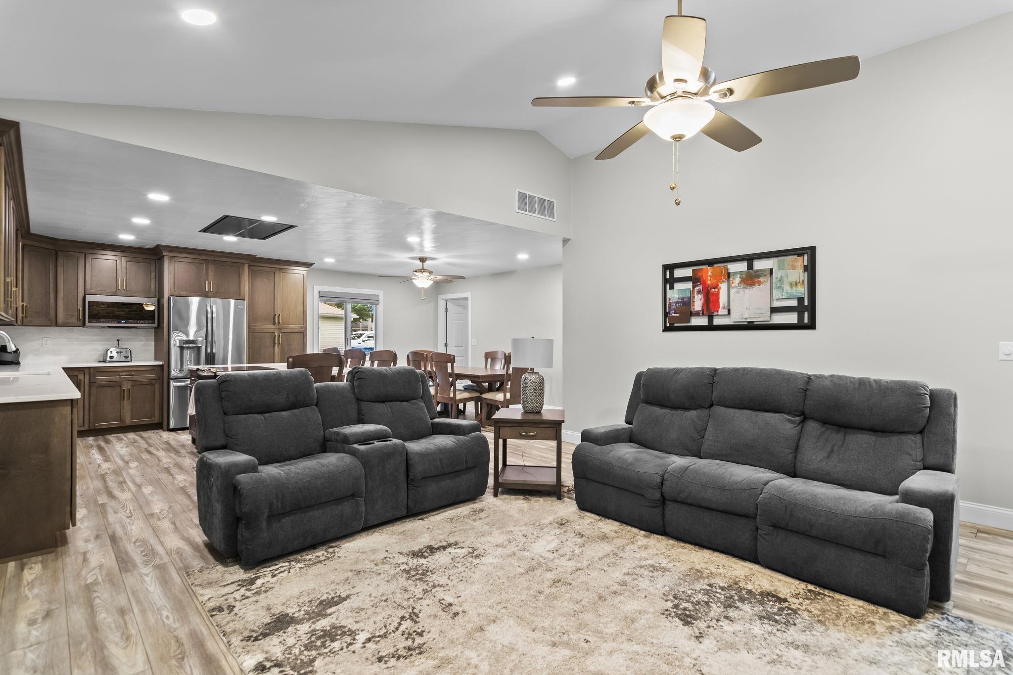 2241 West Rd Drive Springfield, IL 62711 - Photo 6 of 33 Gallery Image 6