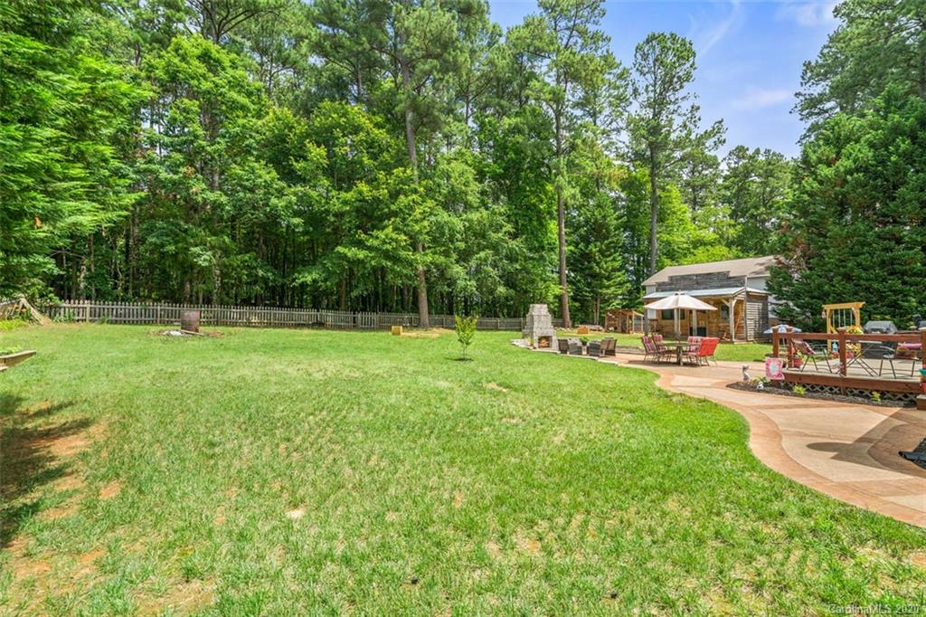 11074 Sudbury Road Davidson, NC 28036 - Photo 4 of 31 Gallery Image 4