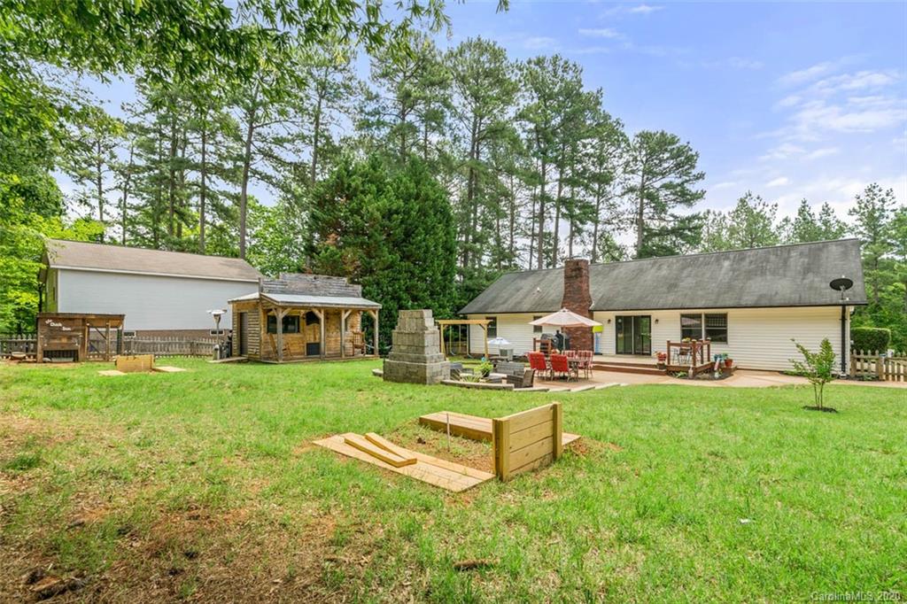 11074 Sudbury Road Davidson, NC 28036 - Photo 6 of 31 Gallery Image 6