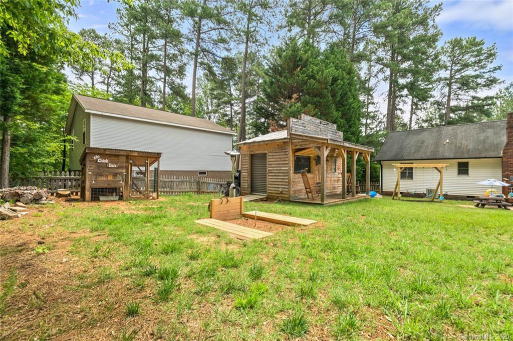 11074 Sudbury Road Davidson, NC 28036 - Photo 7 of 31 Gallery Image 7