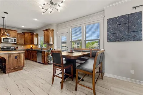 $549,900 | 1404 Southwest 41st Circle, Lee's Summit, MO 64082