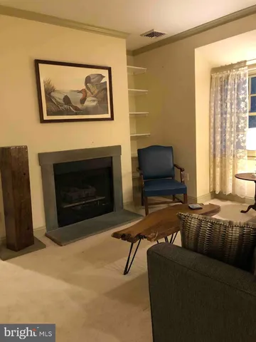 $2,050 | 9 Delaware Street, Unit 9, New Castle, DE 19720