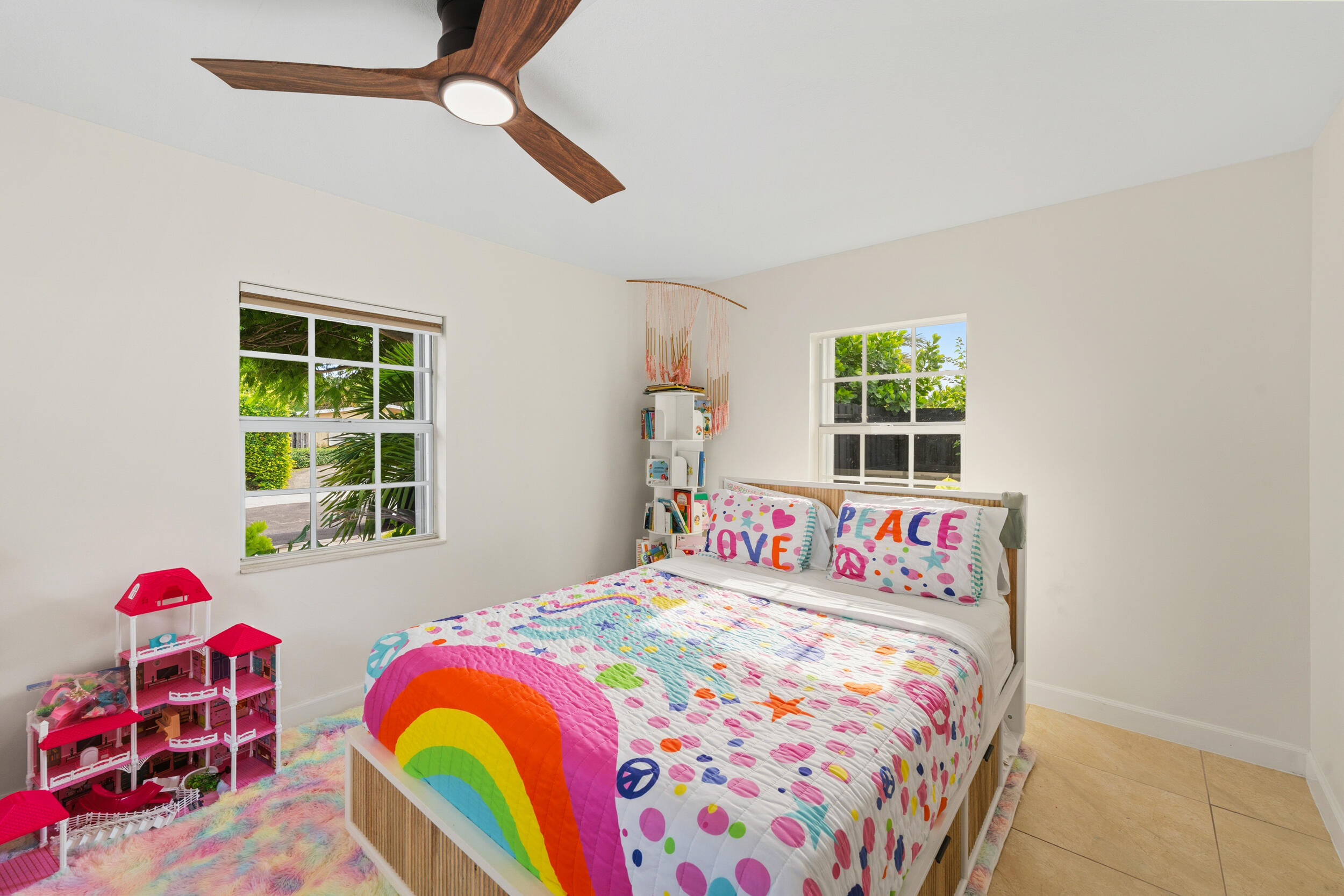 218 Alpine Road West Palm Beach, FL 33405 - Photo 13 of 25 24_07
