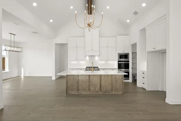 $839,990 | 4728 Hawthorn Hls Lane, Arlington, TX 76005