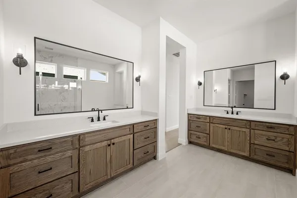 $839,990 | 4728 Hawthorn Hls Lane, Arlington, TX 76005