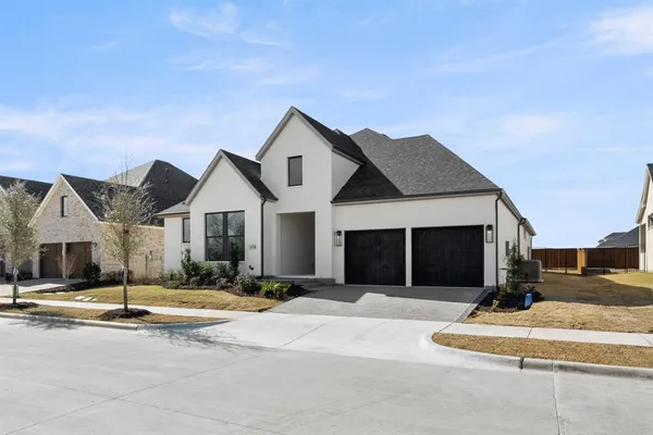 $839,990 | 4728 Hawthorn Hls Lane, Arlington, TX 76005