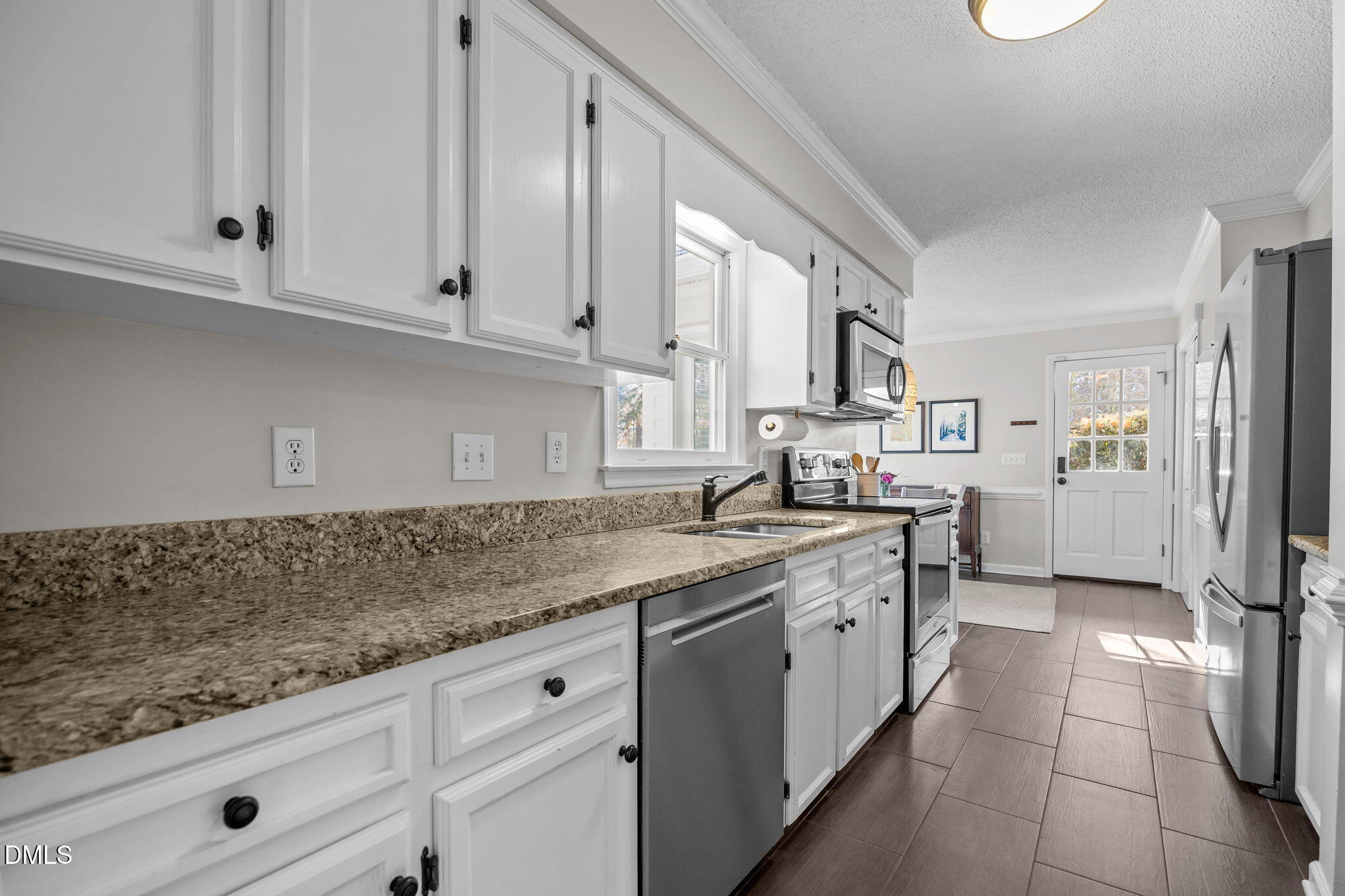 2124 Longwood Drive Raleigh, NC 27612 - Photo 19 of 53 33-web-or-mls-IMG_5153