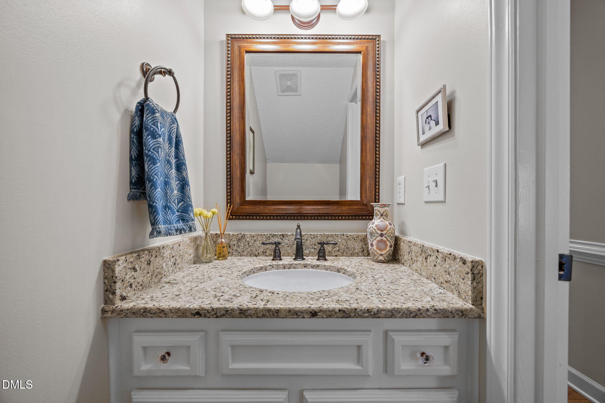 2124 Longwood Drive Raleigh, NC 27612 - Photo 24 of 53 20-web-or-mls-IMG_5114