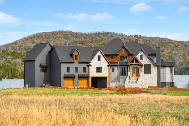 $3,127,000 | 340 Edgewater Way, Jasper, TN 37347