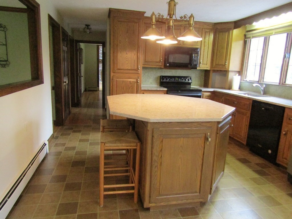 8 Ridge Road Walpole, MA 02081 - Photo 18 of 42 Gallery Image 18