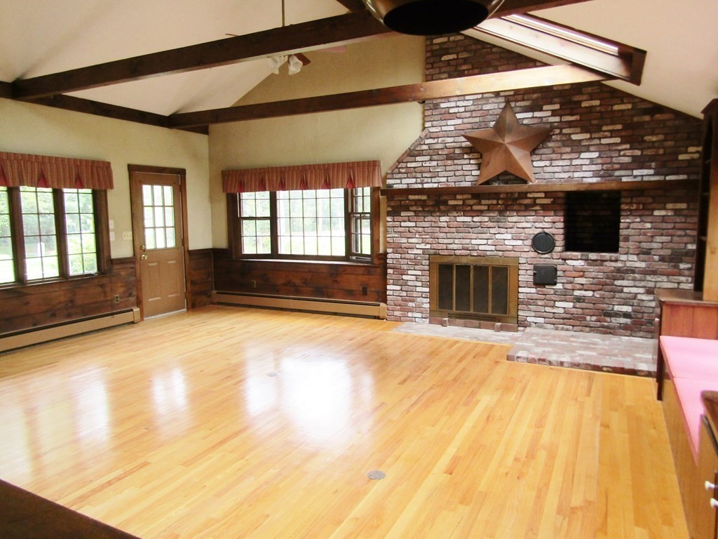 8 Ridge Road Walpole, MA 02081 - Photo 4 of 42 Gallery Image 4
