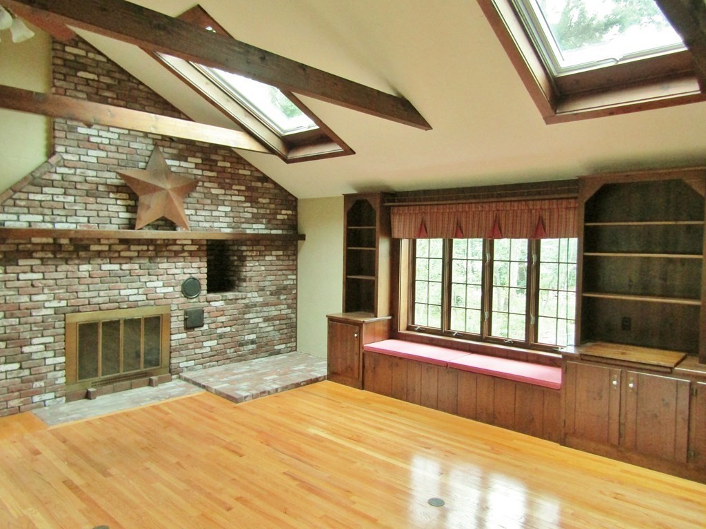 8 Ridge Road Walpole, MA 02081 - Photo 5 of 42 Gallery Image 5