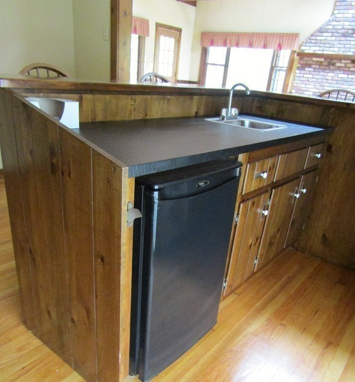 8 Ridge Road Walpole, MA 02081 - Photo 8 of 42 Gallery Image 8