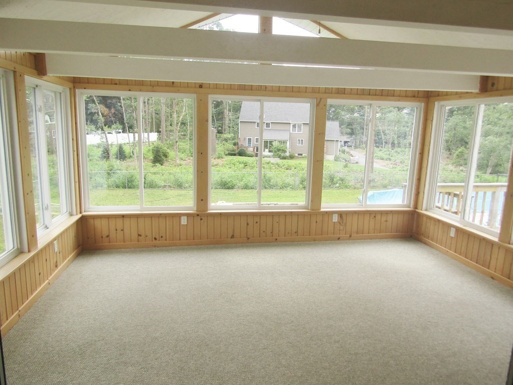 8 Ridge Road Walpole, MA 02081 - Photo 9 of 42 Gallery Image 9