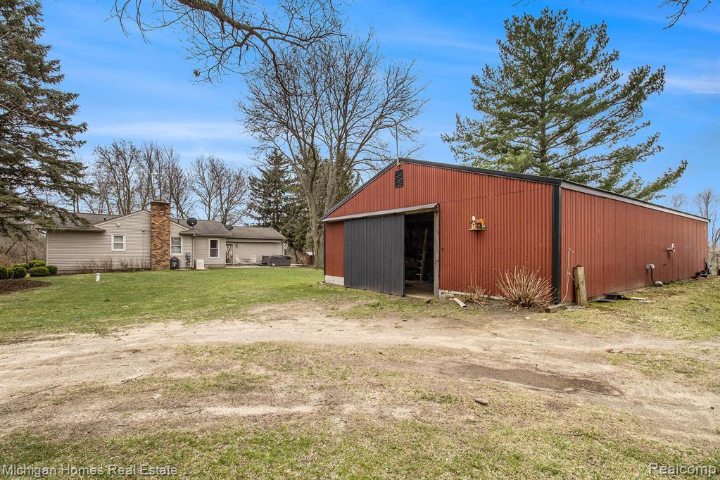 3915 North Latson Road Howell, MI 48855 - Photo 11 of 53