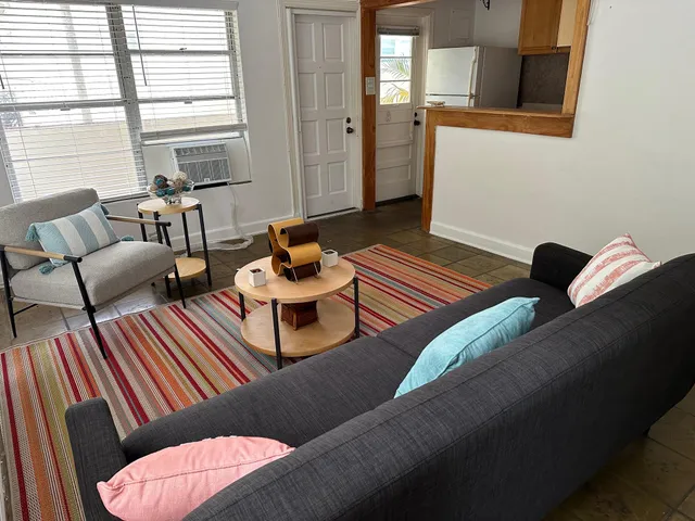 $2,600 | 361 South County Road, Unit 6, Palm Beach, FL 33480