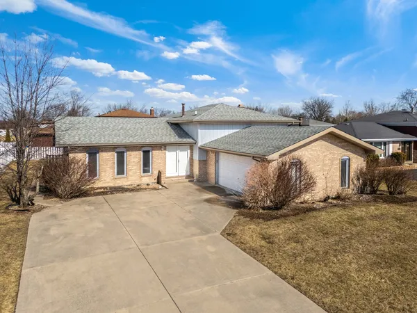 $315,000 | 1173 Robert Lane, Crete, IL 60417