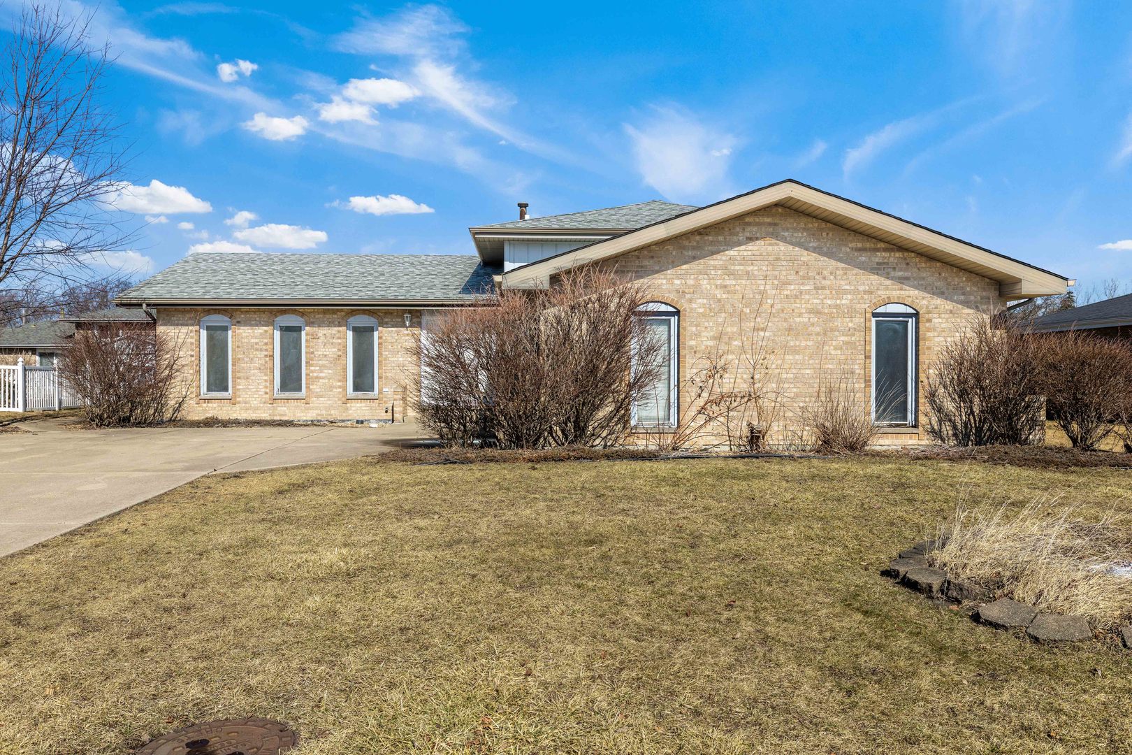 1173 Robert Lane Crete, IL 60417 - Photo 2 of 26