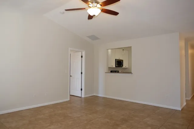 $2,050 | 96679 Commodore Point Drive, Yulee, FL 32097