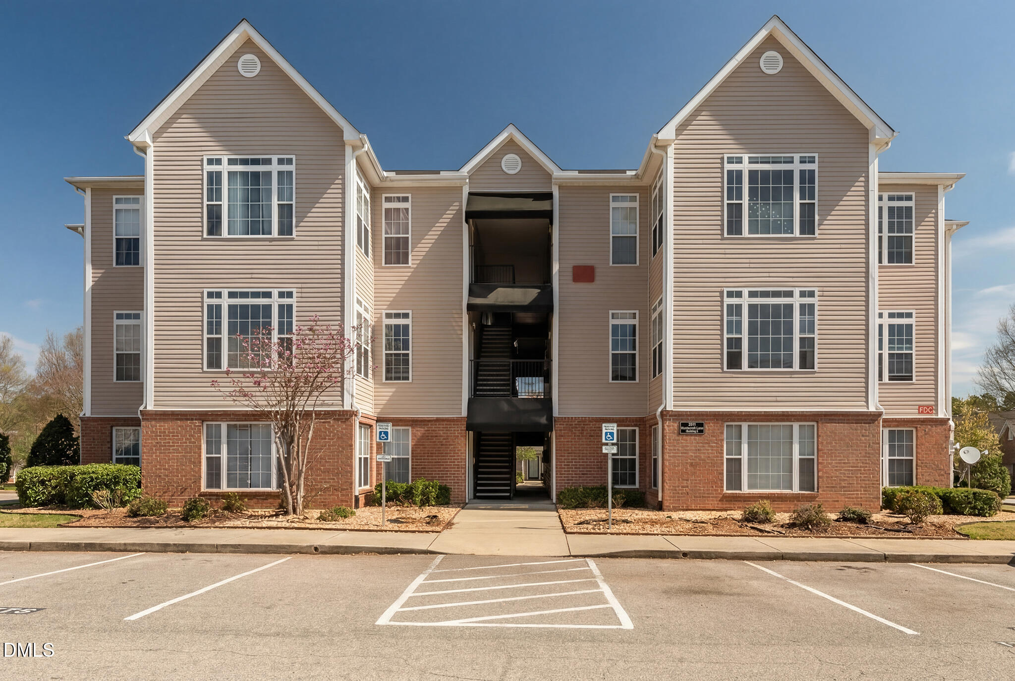 2511 Huntscroft Lane, Unit 303 Raleigh, NC 27617 - Photo 4 of 33