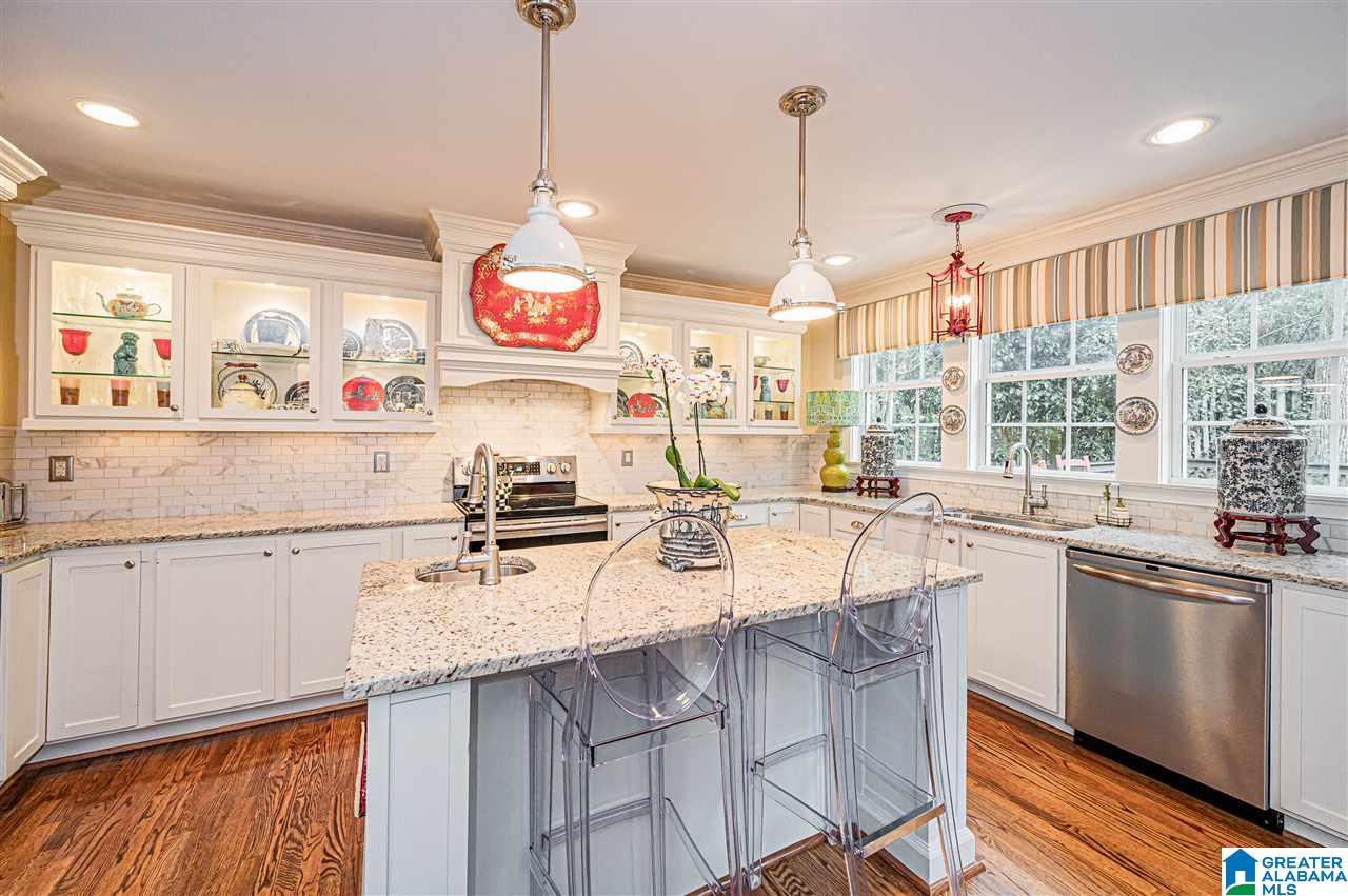 1811 Kensington Road Birmingham, AL 35209 - Photo 2 of 45