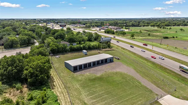 $750,000 | 9250 Highway 290 East, Chappell Hill, TX 77426