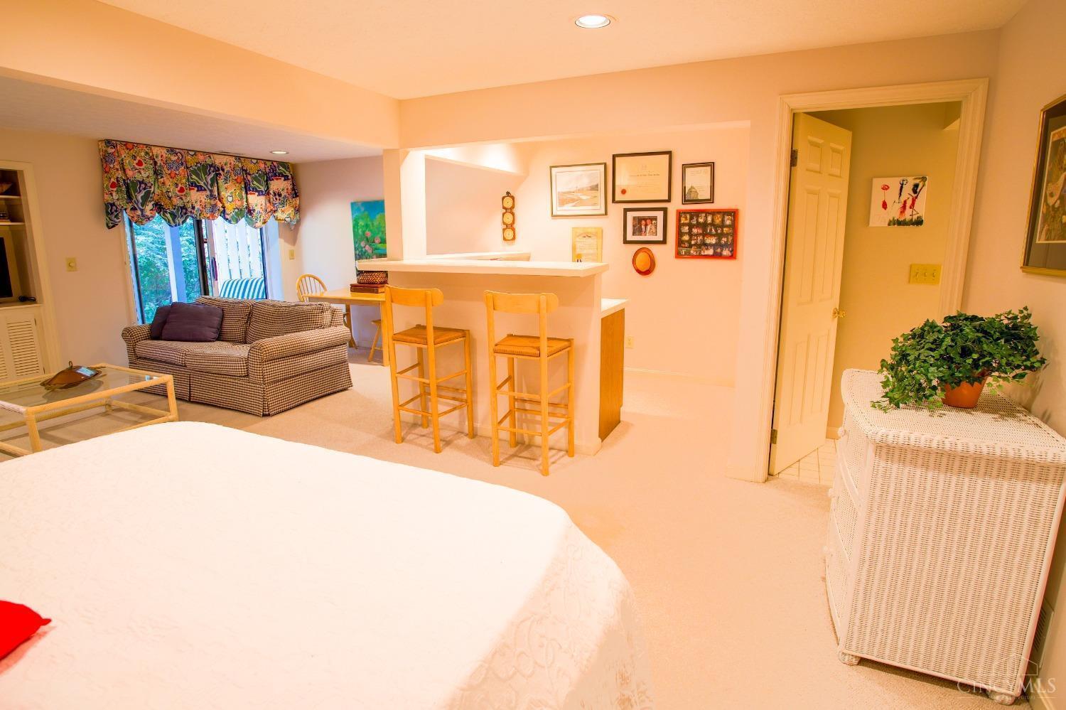 1289 Ebenezer Road Cincinnati, OH 45233 - Photo 25 of 40
